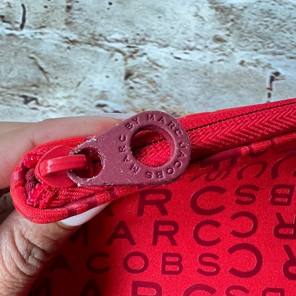 Marc Jacobs Red Maroon Monogram Padded Tablet Sleeve Logo Case Pouch 10.5 x 8
